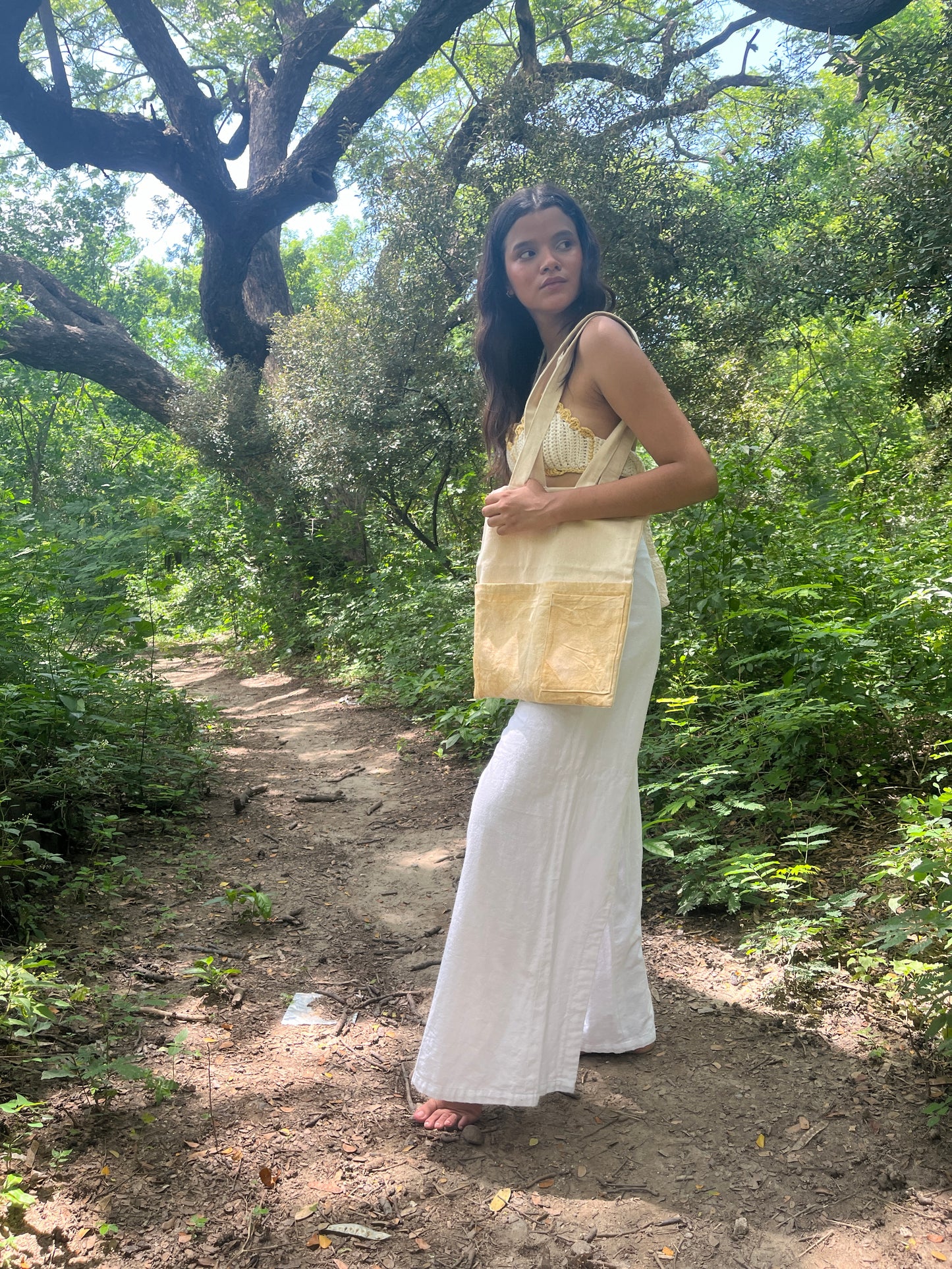 Tote bag con bolsillos teñidos