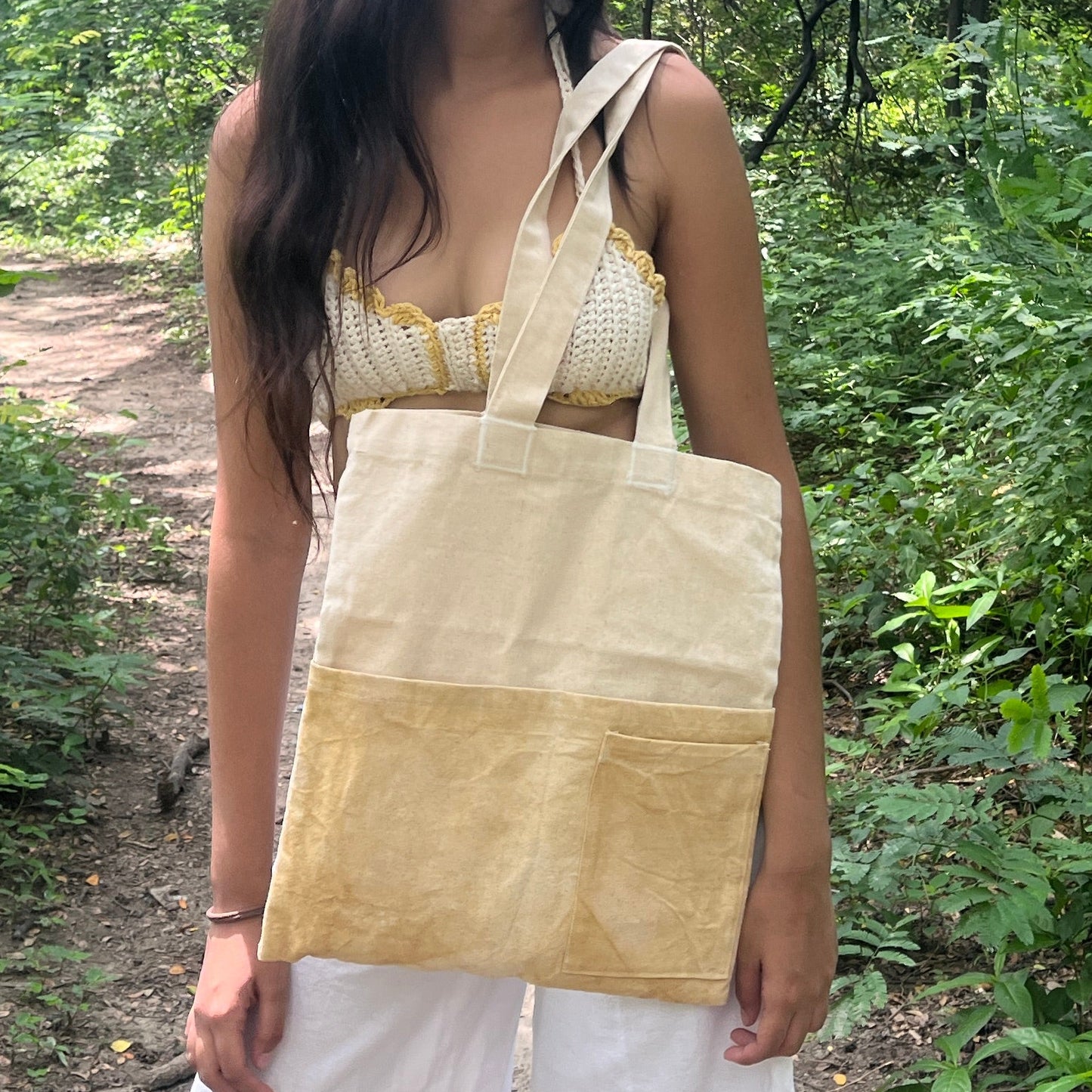 Tote bag con bolsillos teñidos